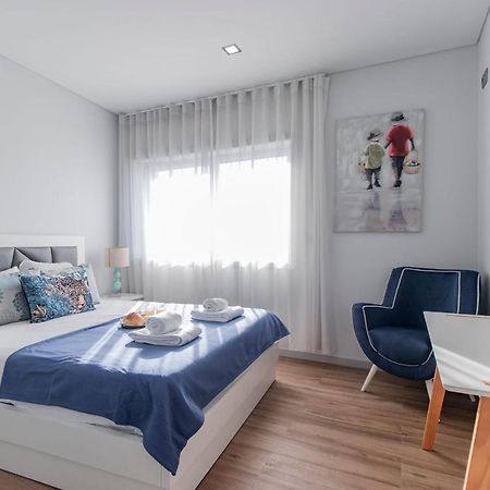 Downtown 1Br Apartment W/ Balcony By Lovelystay Порто Екстериор снимка