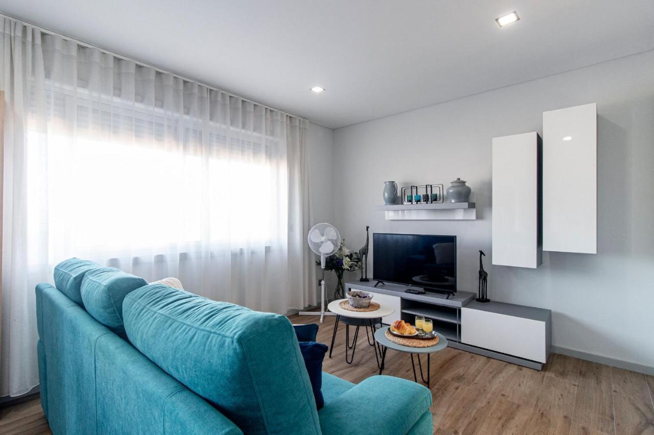 Downtown 1Br Apartment W/ Balcony By Lovelystay Порто Екстериор снимка