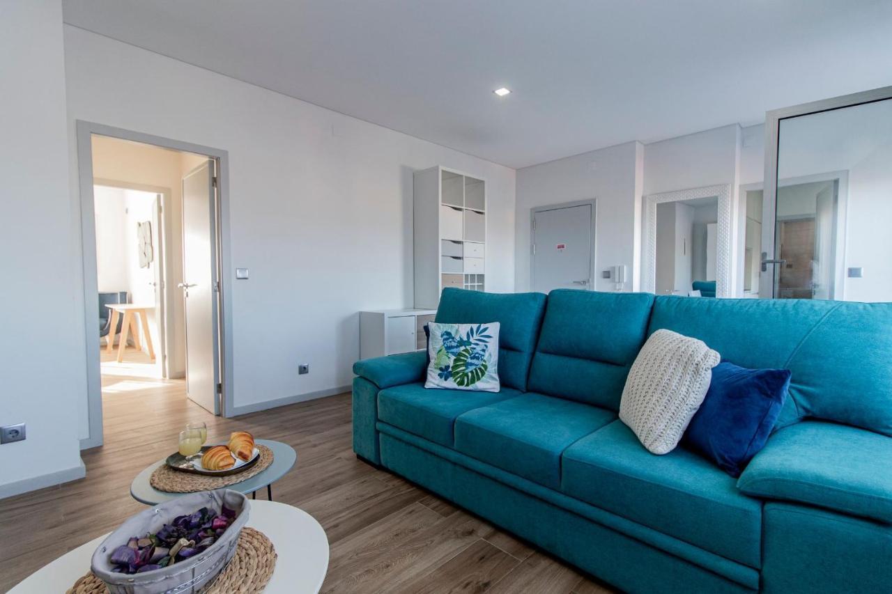 Downtown 1Br Apartment W/ Balcony By Lovelystay Порто Екстериор снимка
