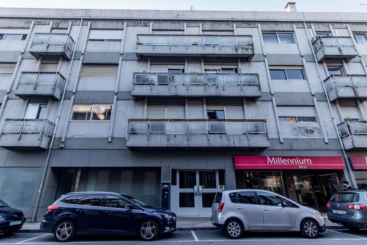 Downtown 1Br Apartment W/ Balcony By Lovelystay Порто Екстериор снимка