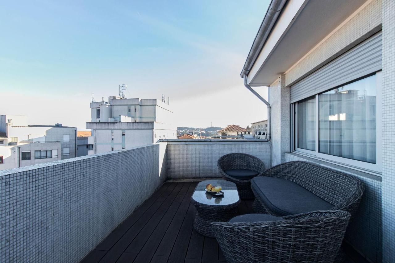 Downtown 1Br Apartment W/ Balcony By Lovelystay Порто Екстериор снимка