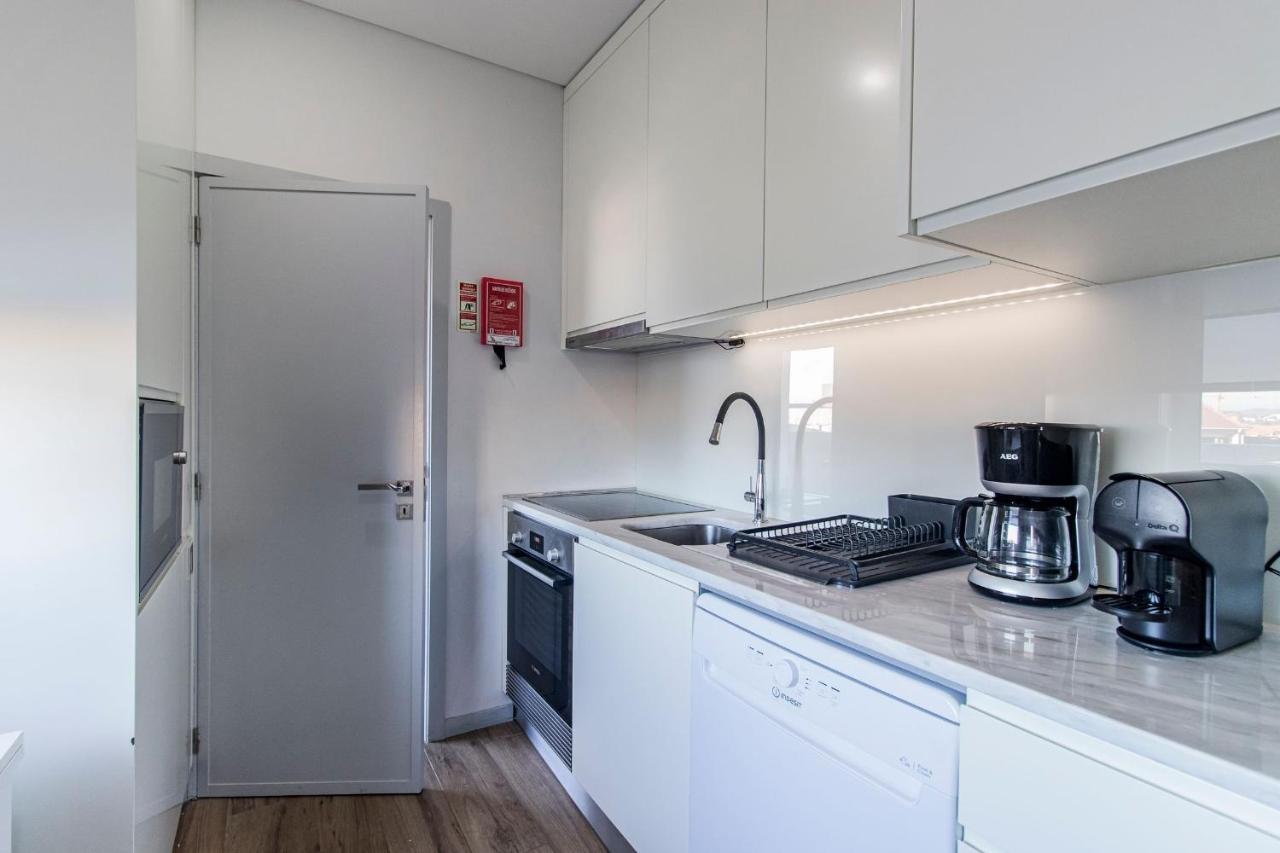 Downtown 1Br Apartment W/ Balcony By Lovelystay Порто Екстериор снимка